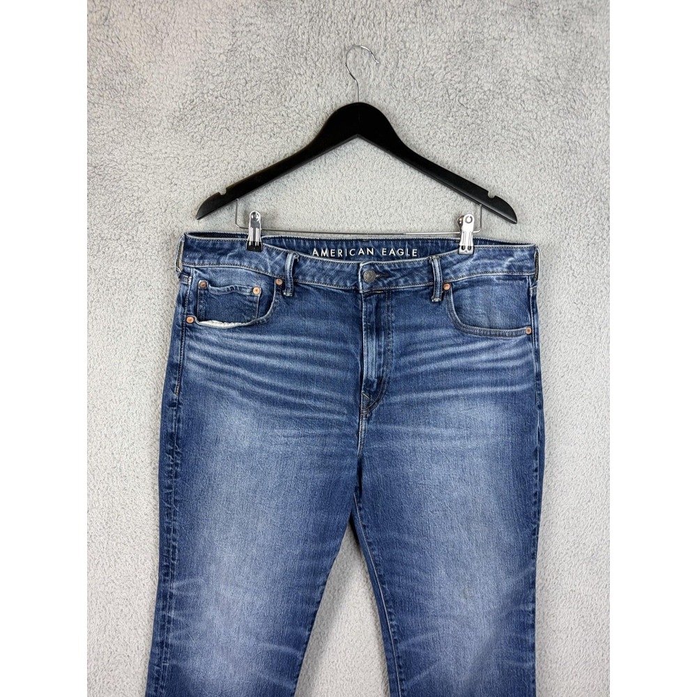 American Eagle Jeans Mens 38x30 Blue Relaxed Straight Stretch Medium Wash Mens